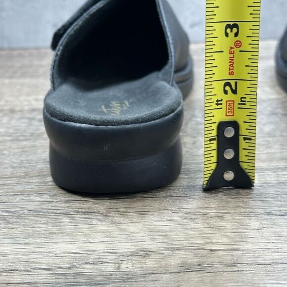 Clarks~Women's~”Patty Tayna”~Black Leather Textured Vamp Mules~Size 7 - Picture 5 of 9